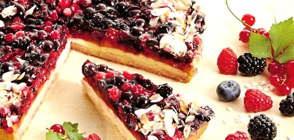 Ягодно-творожный пирог на песочном тесте