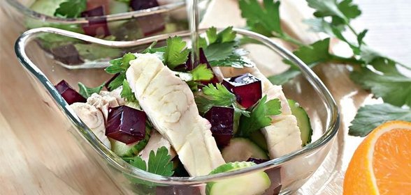 Рыбный салат со свекольным желе