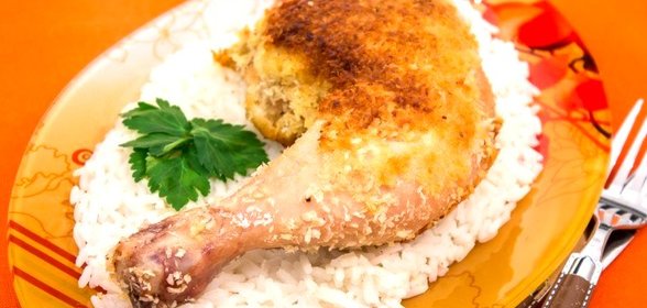 Куриные окорочка, жаренные в кокосовой стружке