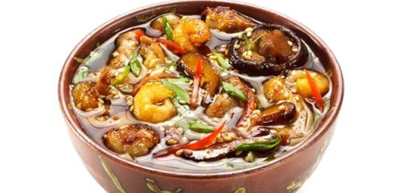 Курица и креветки с тофу, грибами и соевым соусом