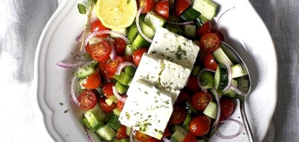 Греческий салат с соевым соусом