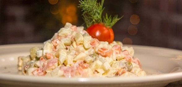 Оливье со слабосоленой семгой