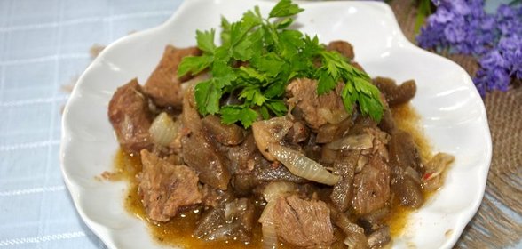 Гуляш с баклажанами