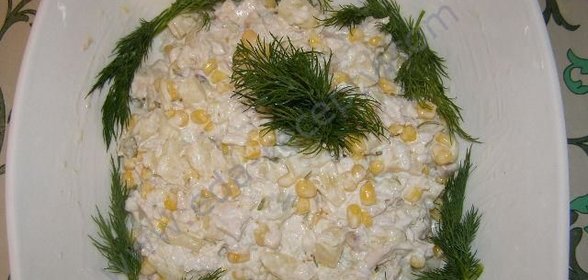 Салат из филе курицы, ананаса, кукурузы и риса