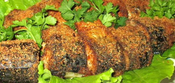 Запеченная скумбрия в сухарях