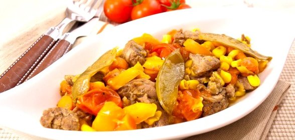 Говядина, запеченная с овощами