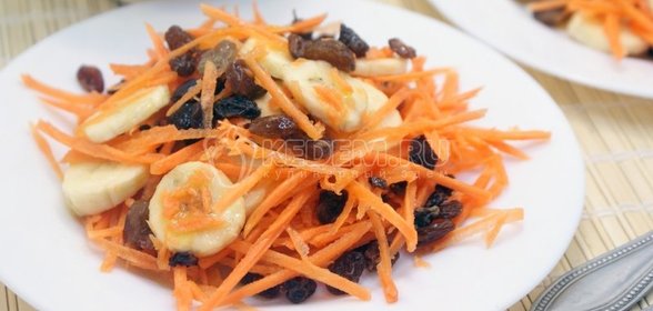 Салат из моркови с бананом
