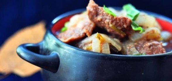 Рагу из телятины в луковом соке