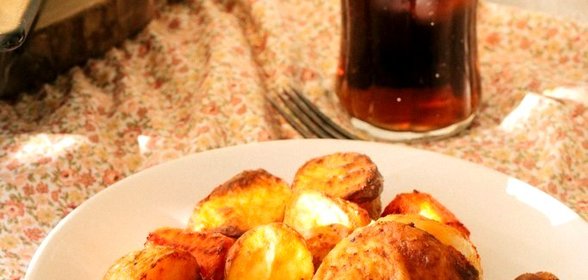 Курица, запеченная с картофелем