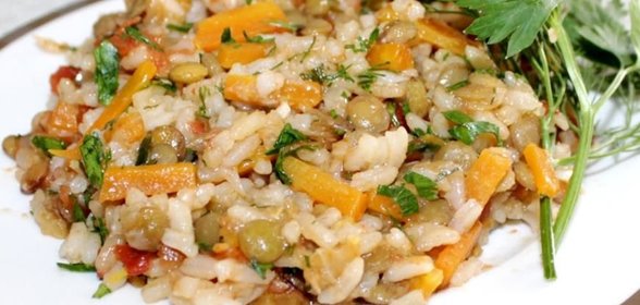 Ароматный плов с чечевицей