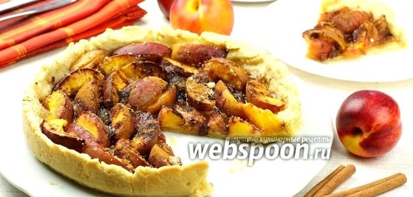 Пирог с нектаринами