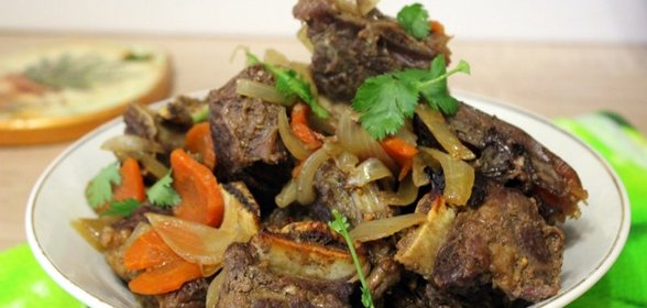 Говяжьи рёбрышки, запеченные в пакете