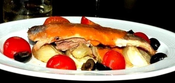 Скумбрия с апельсиновым соусом ромеско
