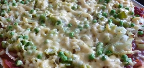 Пицца с фенхелем и зеленым горошком