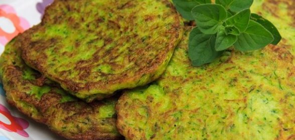 Oладьи из кабачков с фаршем