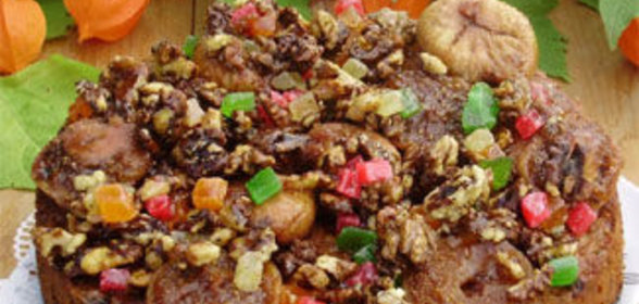 Кекс Сказка с глазированными фруктами и орехами