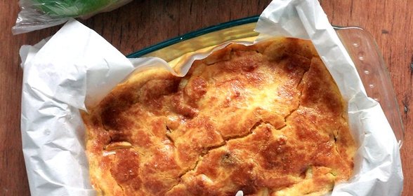 Творожная запеканка с яблоком и корицей