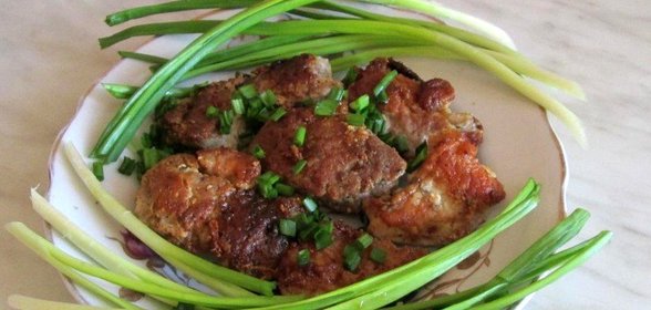 Свинина с зеленым луком