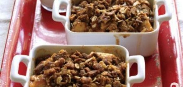 Запеканка из яблок и фиников