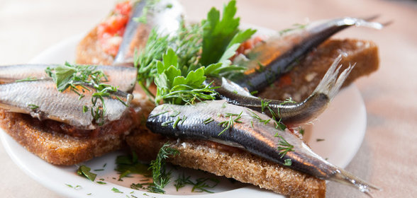 Гренки с килькой