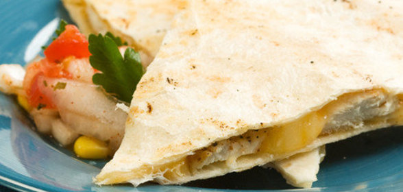 Кесадилья с курицей и шпинатом