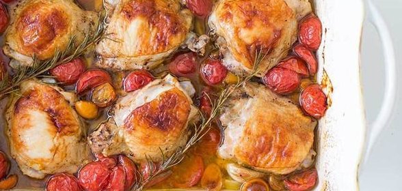 Курица, запеченная с помидорами черри