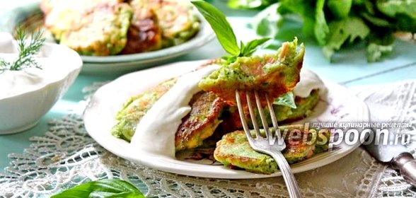 Зелёные оладьи с рыбой