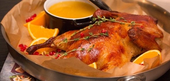 Утка с яблоками, апельсинами и тимьяном