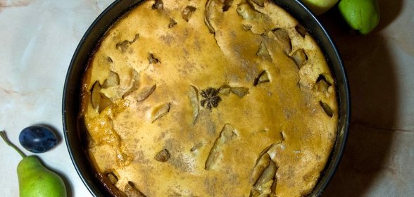 Медовая шарлотка с яблоками