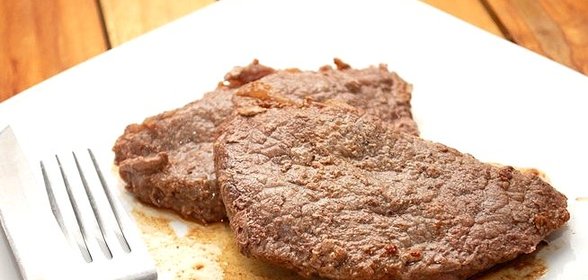 Стейк из говядины жареный