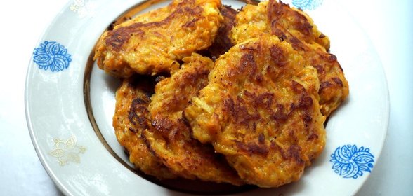 Морковно яблочные оладьи