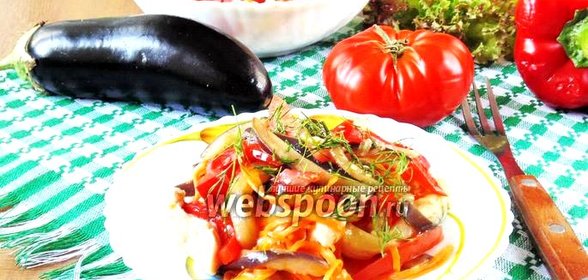 Тёплый салат с куриной грудкой и овощами