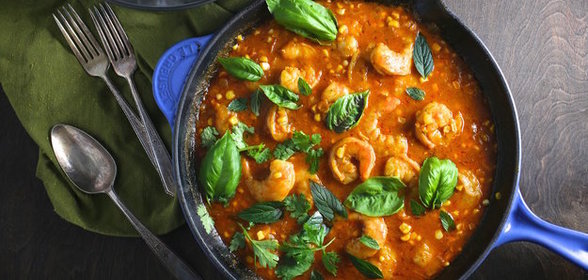 Карри с креветками и кукурузой в кокосовом молоке