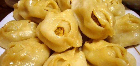 Манты со свининой и тыквой