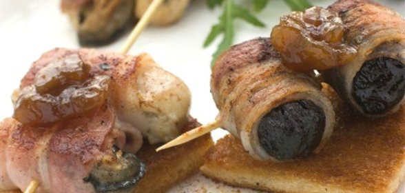 Жареные финики с беконом