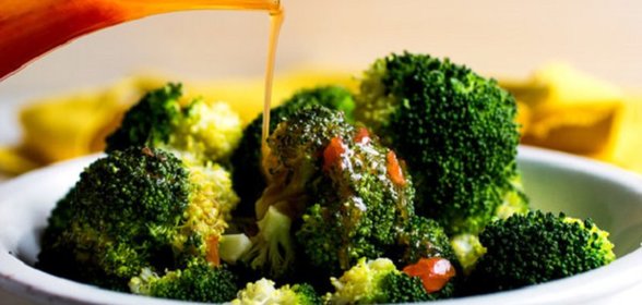 Брокколи с соусом из грейпфрута