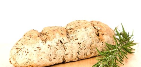 Постный хлеб из спельтовой муки с лимоном и розмарином