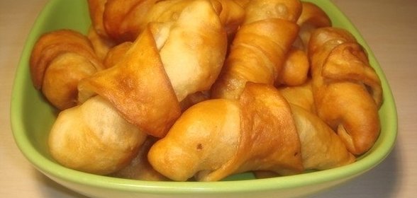 Закусочные жареные мини-пирожки с мясом