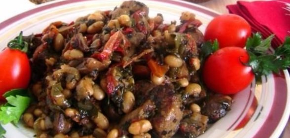 Рагу из белой фасоли со свининой и грибами