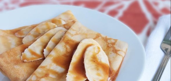 Блинчики с бананом и карамелью
