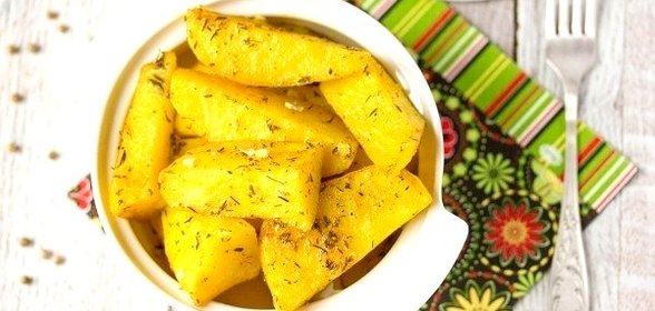 Пряный золотистый картофель в микроволновке