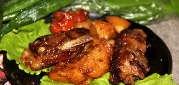 Свиные ребрышки с овощами в казане