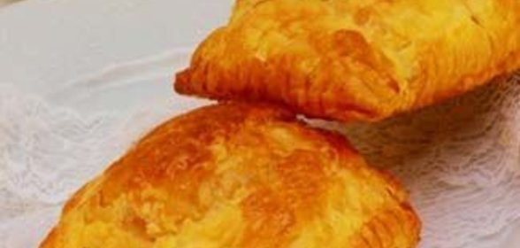 Яркий компот смородиновый