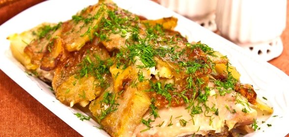 Курица с картофелем, запеченные под майонезом