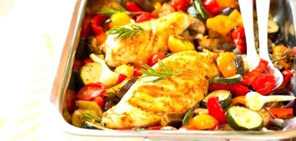 Куриное рагу с репой, морковью, луком и помидорами