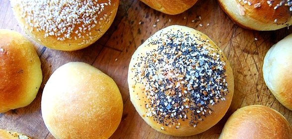 Пышные булочки из дрожжевого теста
