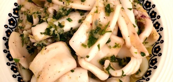 Кальмары в чесночном соусе