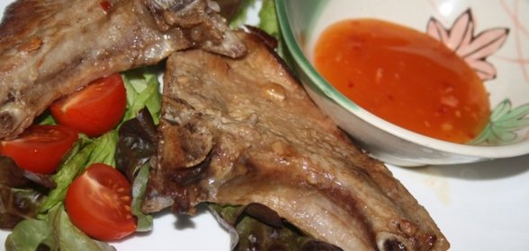 Пикантная свинина на косточке