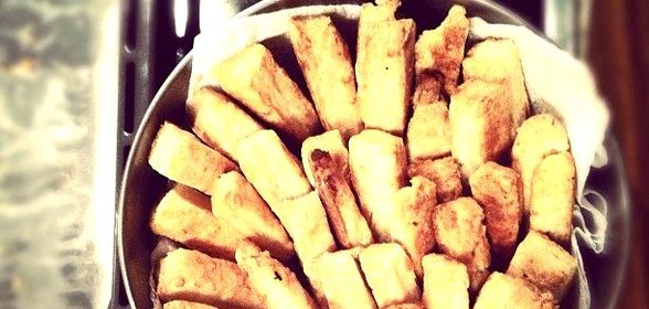 Пикантные сырные палочки