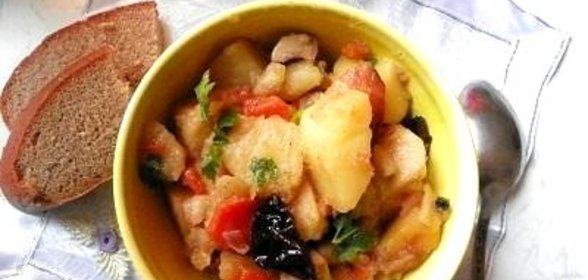 Картошка с грибами и черносливом